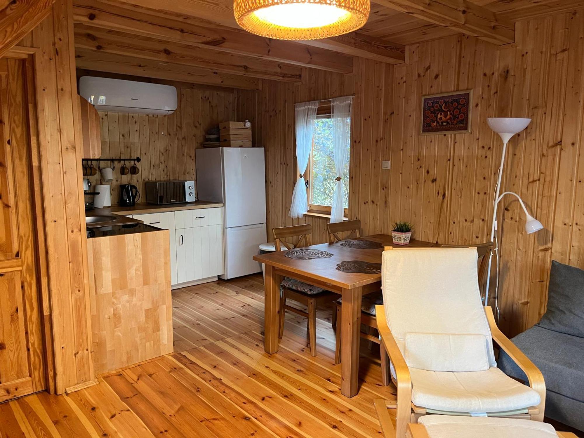 Domek Caloroczny Hawaje Nad Jeziorem Kazub Cieciorka Exteriör bild