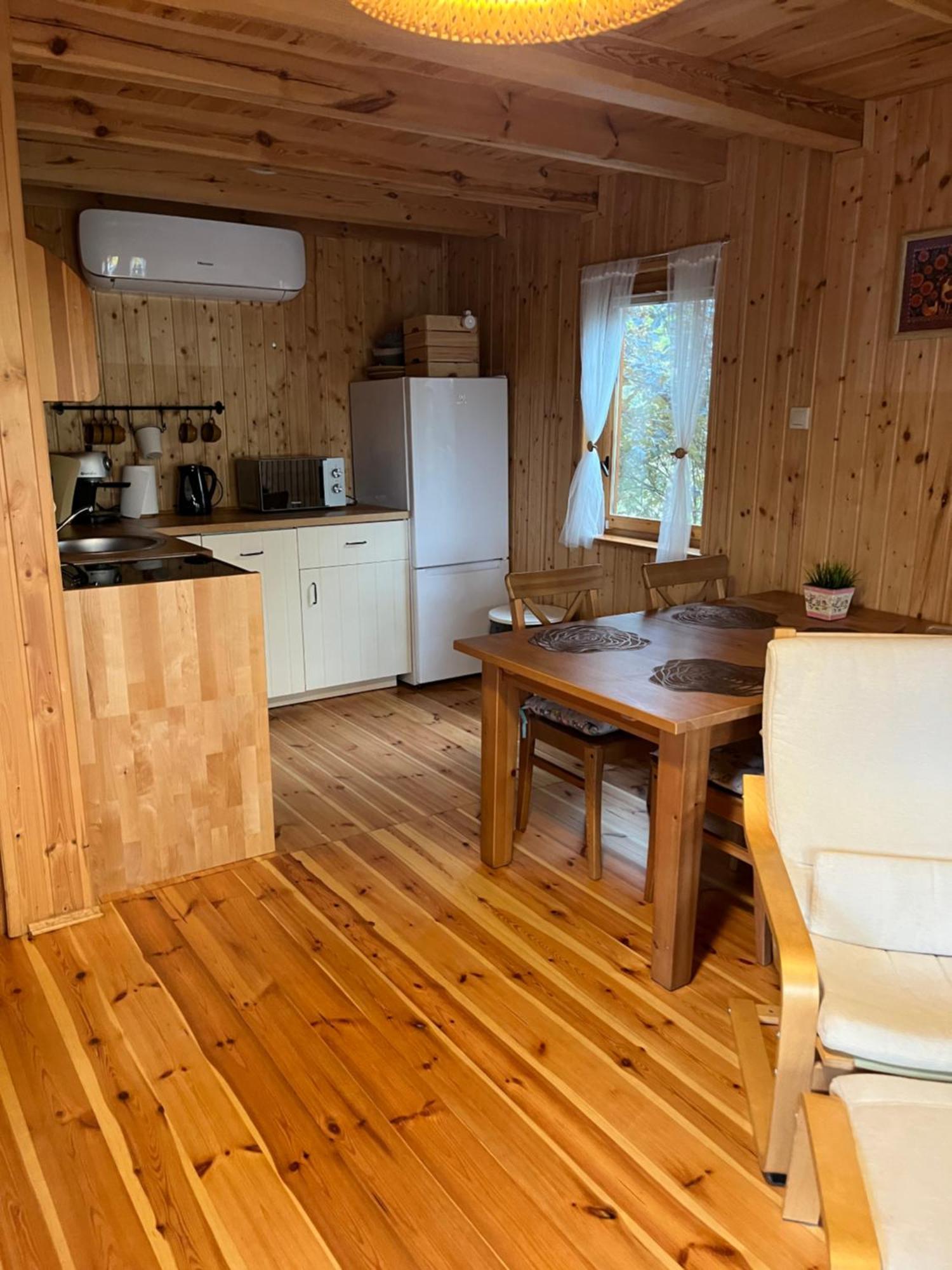 Domek Caloroczny Hawaje Nad Jeziorem Kazub Cieciorka Exteriör bild